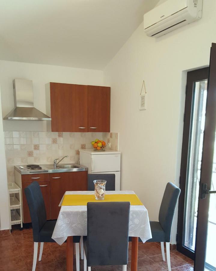 Antunovic Appartement *